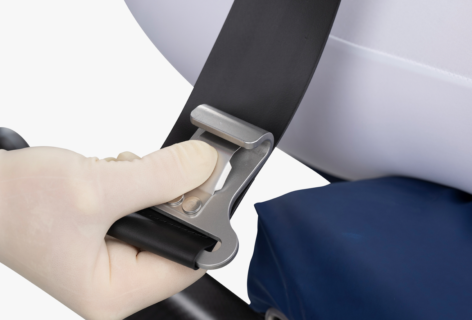 Adante_Installing_Positioning Patient Strap_1